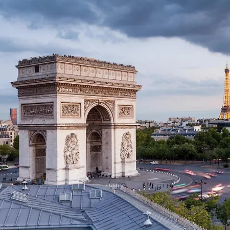 Champs Elysees Apartment *