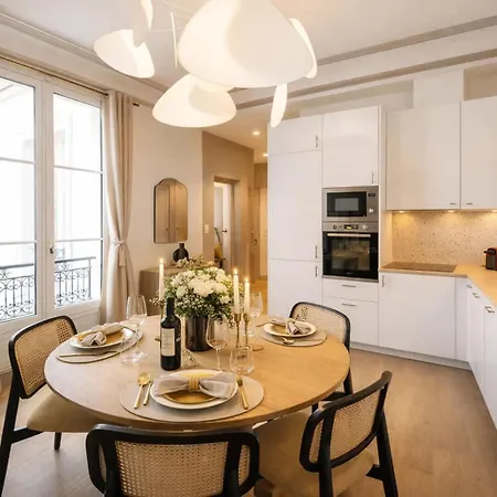 Champs Elysees Apartment Paris