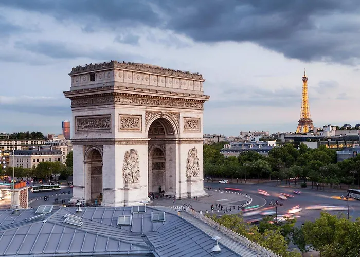 Champs Elysees Apartment *