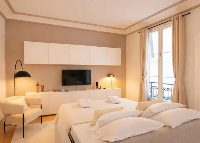 Apartment Champs Elysees