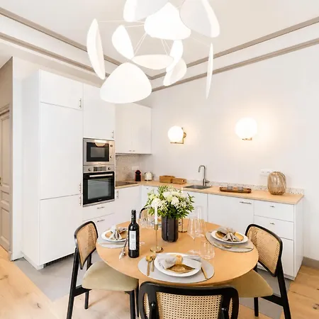 Champs Elysees Apartment Paris