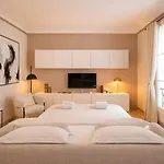 Champs Elysees Апартаменты *